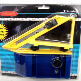 Hooked Carpet Cutter and Guide